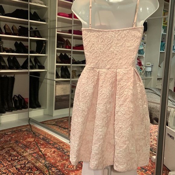 - Summer dress - Picture 2 of 3